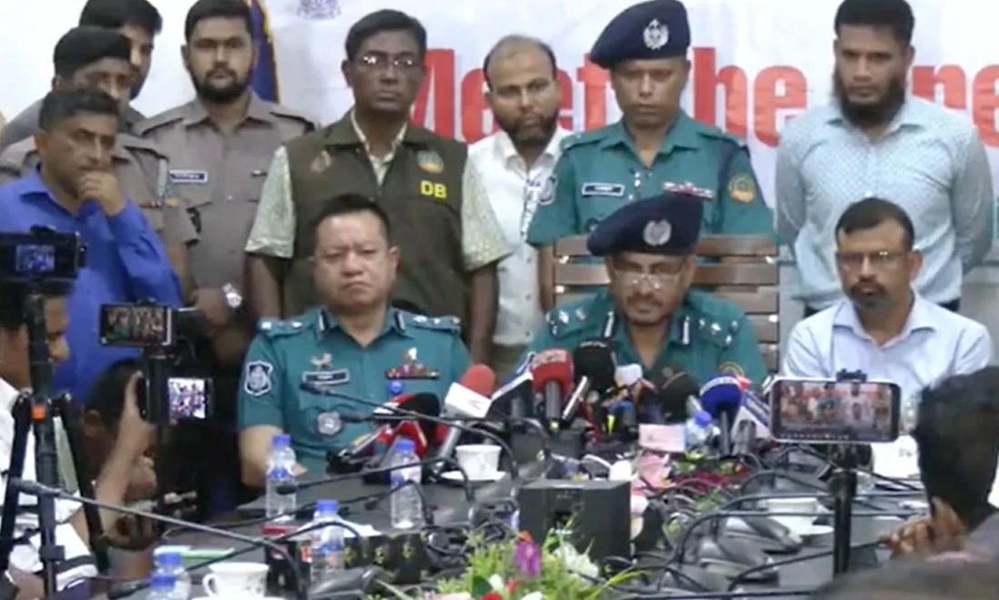 ছাদে ইয়াবা সেবনে বাধা দেওয়ায় হত্যা করা হয় ৪ জনকে: পুলিশ